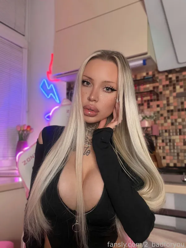 2badforyou's BabeWiki Profile