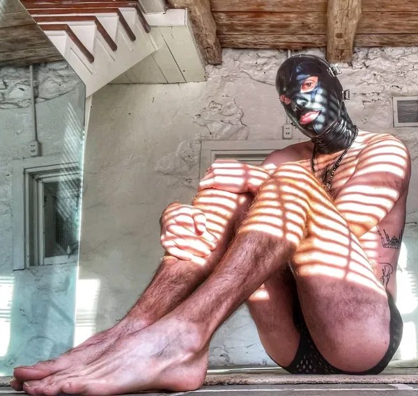 Île de Kink's BabeWiki Profile