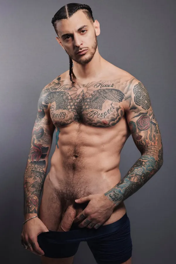 Adonis Breeds's photo 4