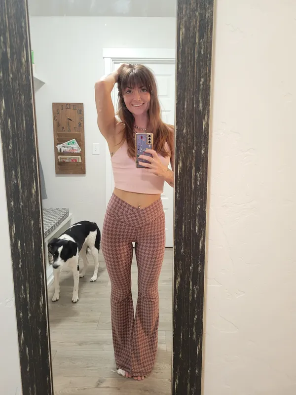 AdoredHippie's BabeWiki Profile