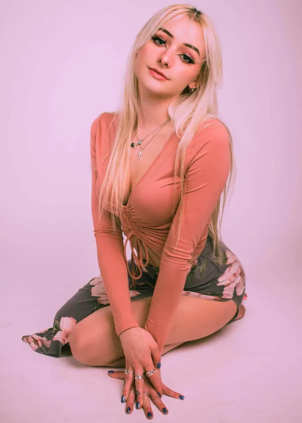 Adrianah Lee's BabeWiki Profile