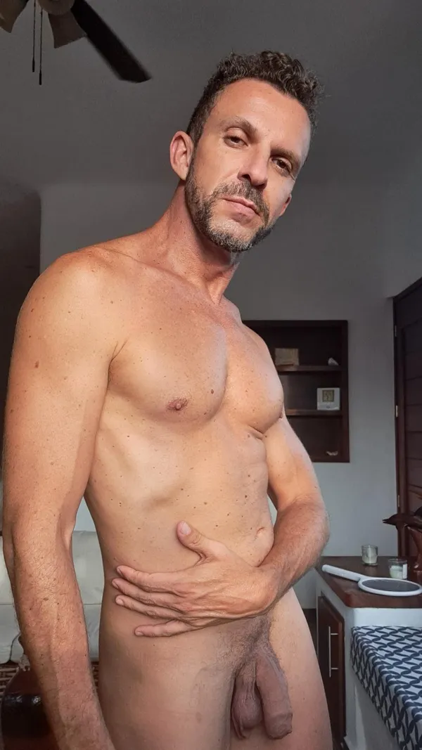 Agus Corvalan's BabeWiki Profile