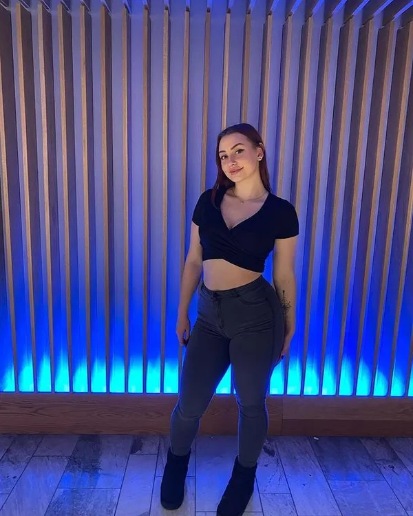 Al3xx4ndra's BabeWiki Profile