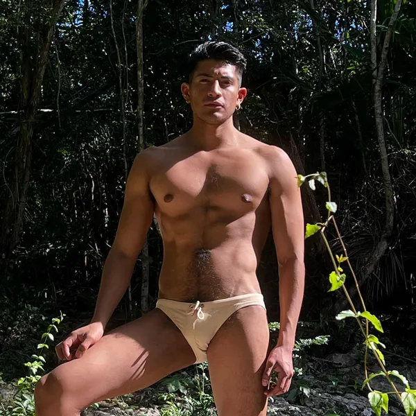 Alam Herrera's photo 4