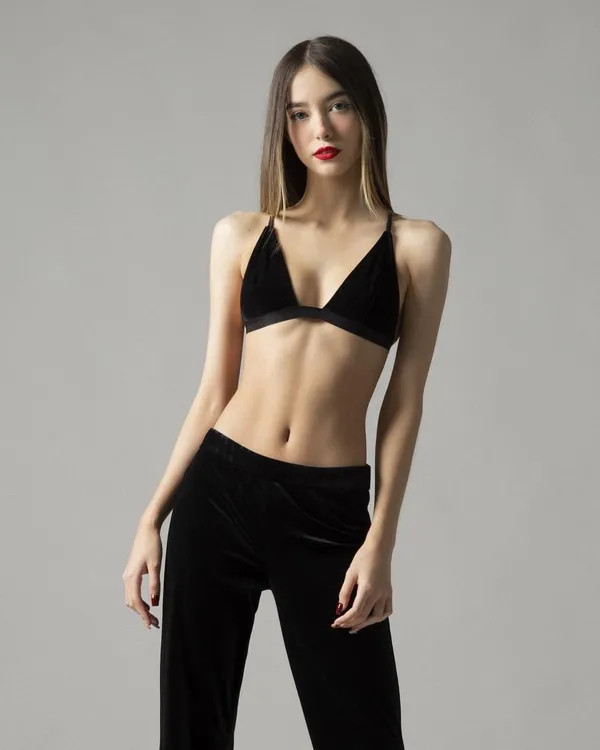 Aleja Crack's BabeWiki Profile