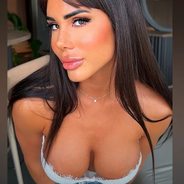 Alessia Carlino's BabeWiki Profile