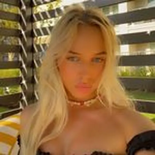 Alexandra QoS's photo 9