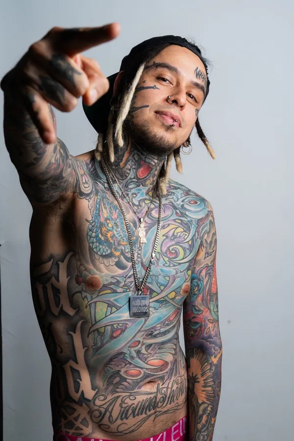 Alexandro Hernandez's BabeWiki Profile