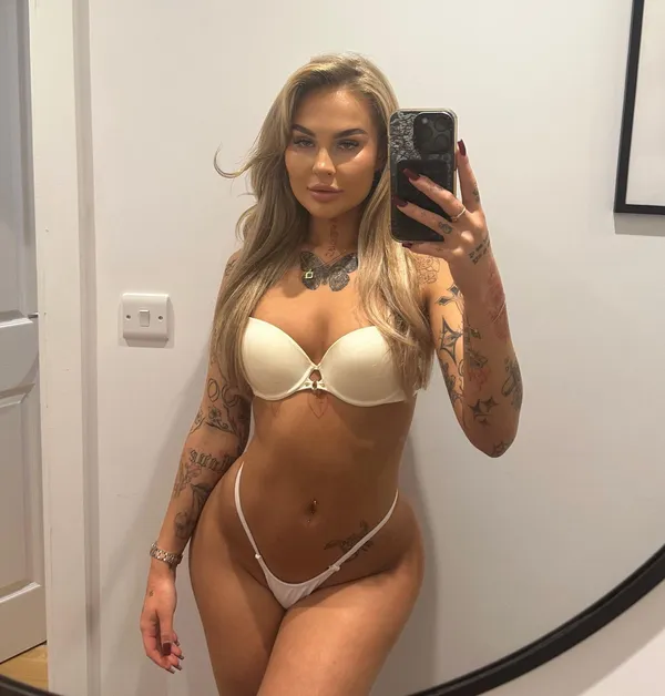 Ali Rose Roe's photo 6