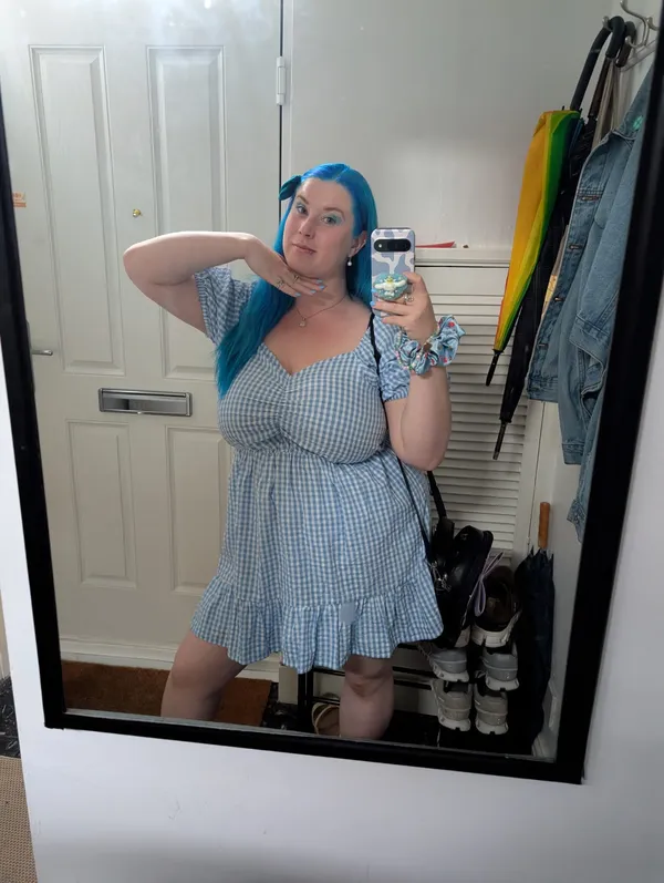 Alice Mayflower's photo 4