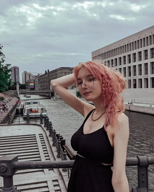 Alice Moon's BabeWiki Profile