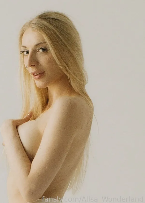 Alisa Wonderland's BabeWiki Profile