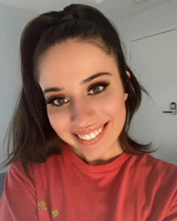 Alison Fields's photo 7