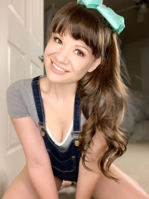 Alison Rey's photo 10