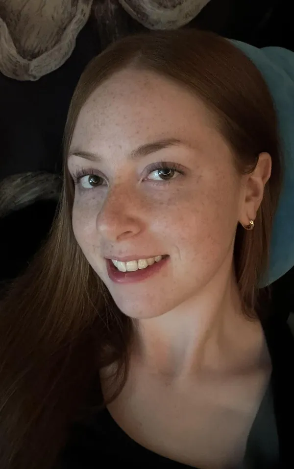 Allison Bloom's photo 2