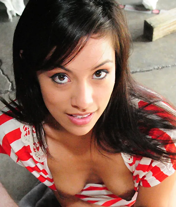 Alliyah Sky's photo 4