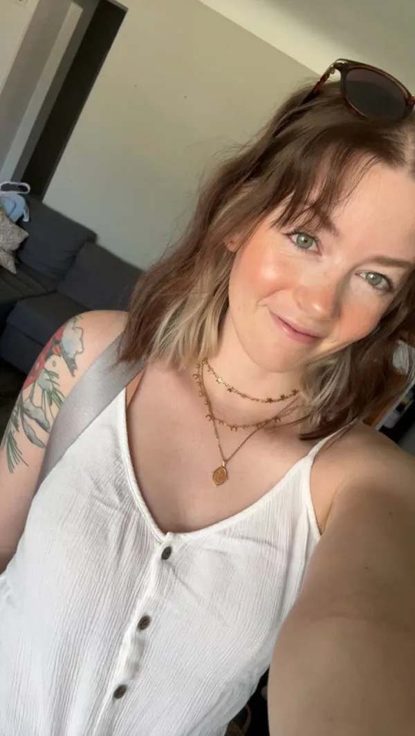 Ally Blake's photo 9