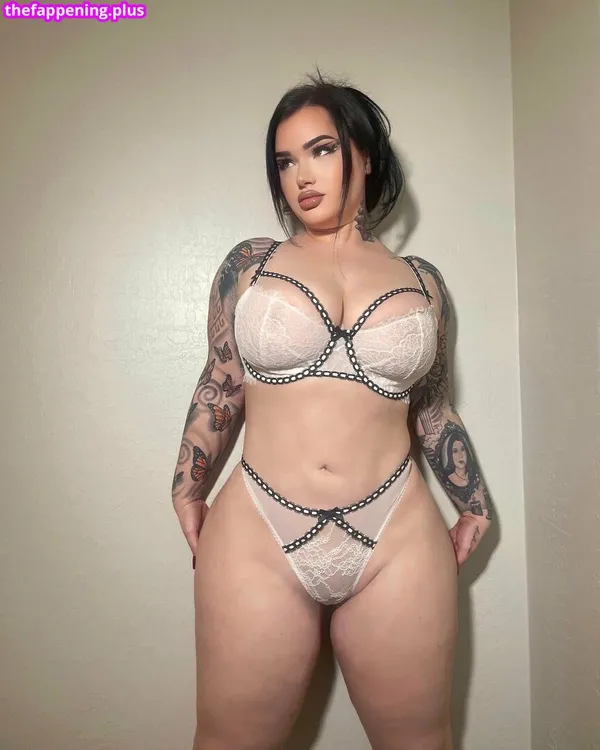 Amanda Flores's BabeWiki Profile