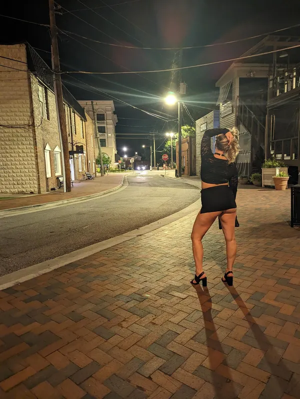 Amanda Pineapples's BabeWiki Profile