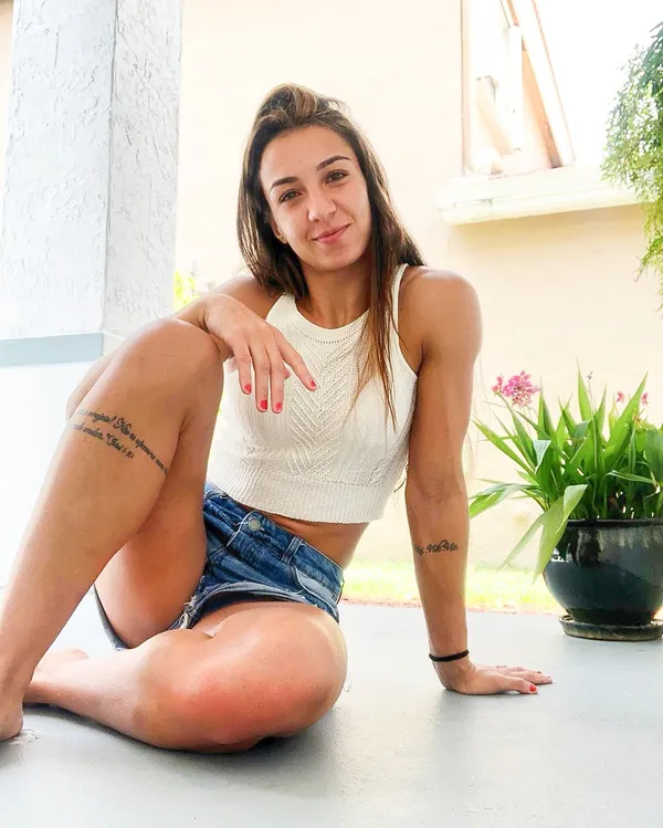 Amanda Ribas's BabeWiki Profile