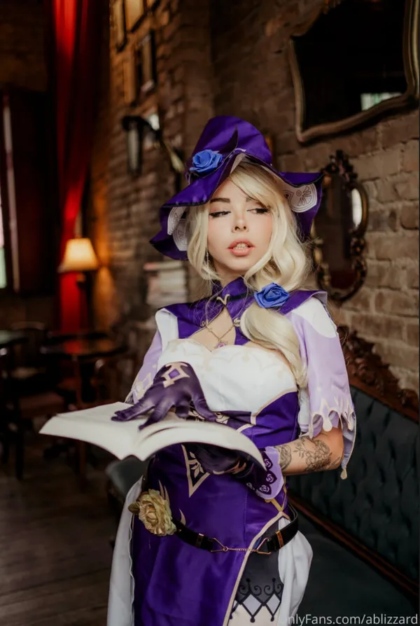 Amanda Welp's photo 4