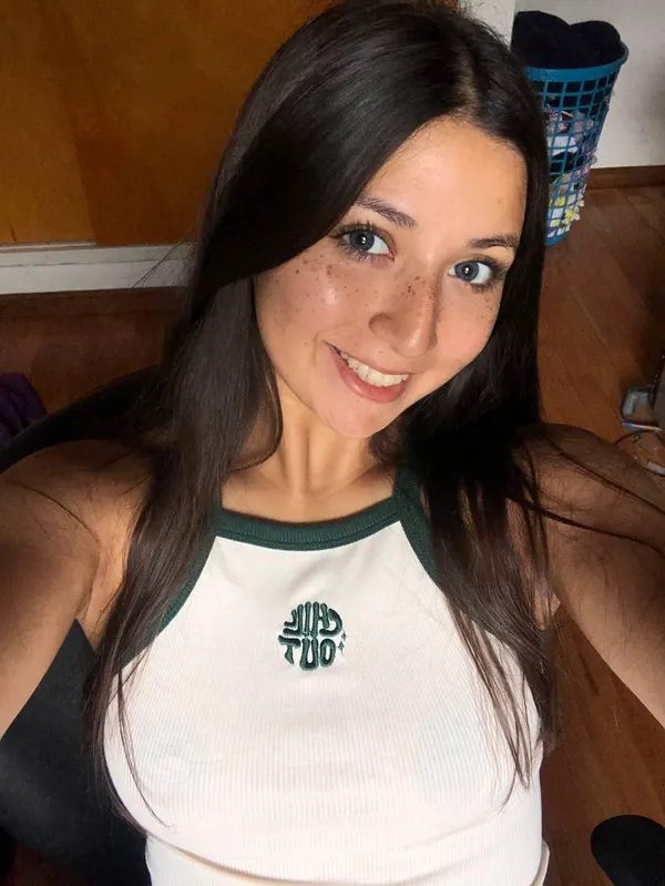 Amara Mackenzie's BabeWiki Profile