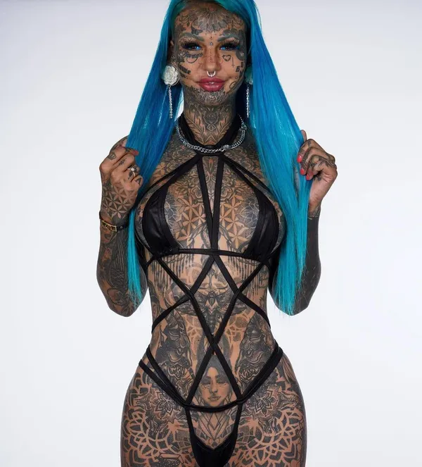 Amber Luke's photo 4