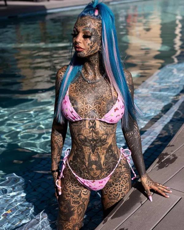 Amber Luke's BabeWiki Profile