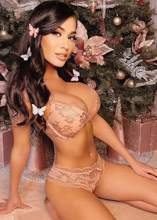 Amber Marie's photo 7