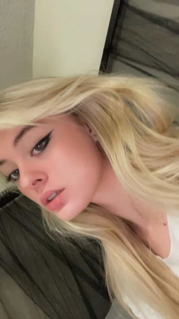 Amber Moore's BabeWiki Profile