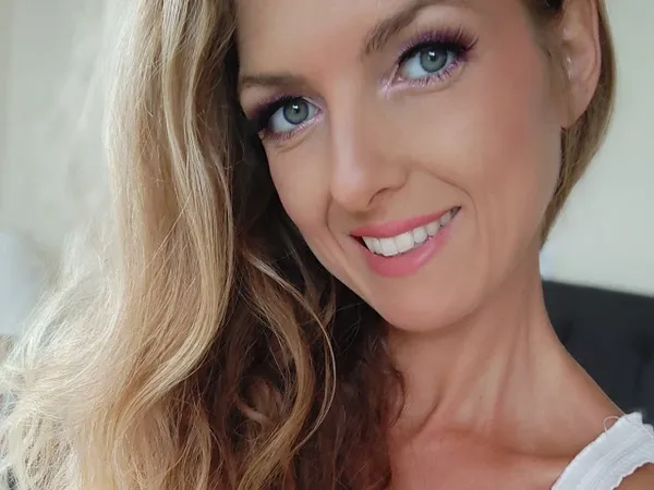 Amelie-Lei's BabeWiki Profile