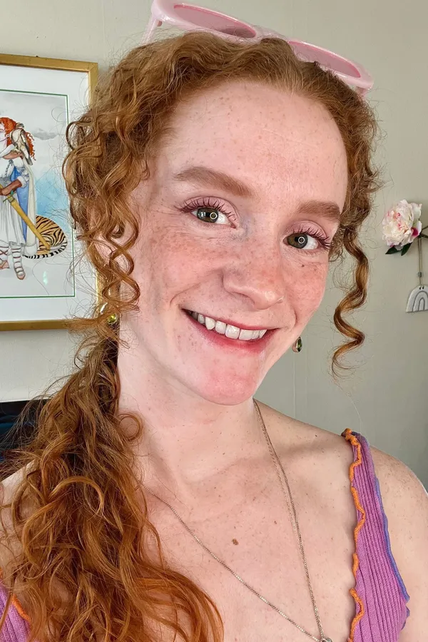 Amy Hart's BabeWiki Profile