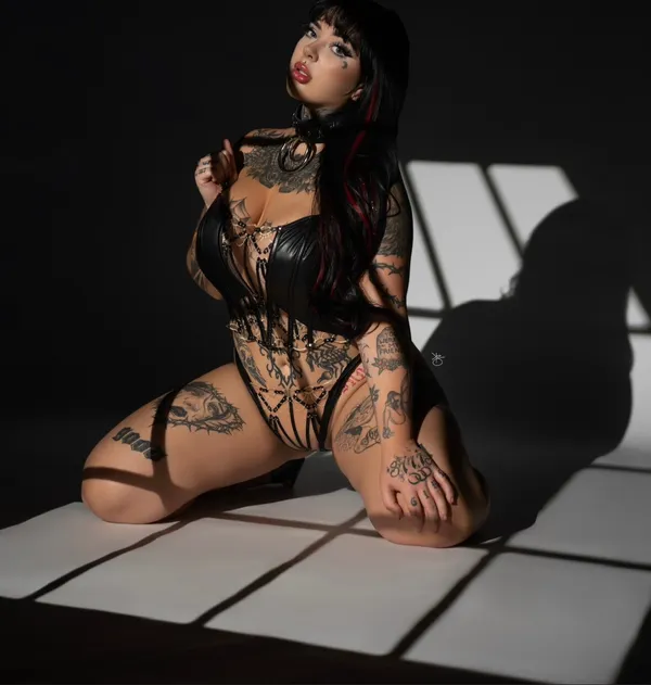 Angel Summer's BabeWiki Profile