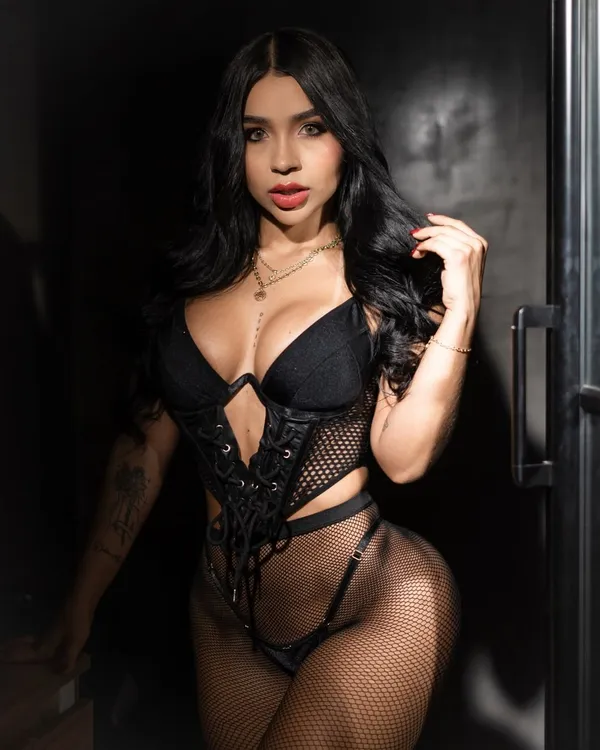 Angie Lorenna's photo 3