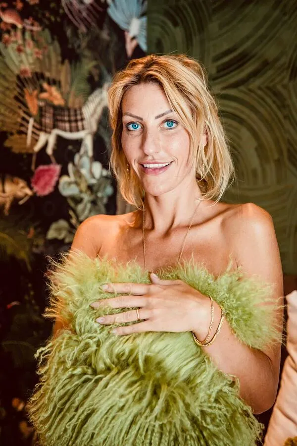 Anouk Grey's photo 4