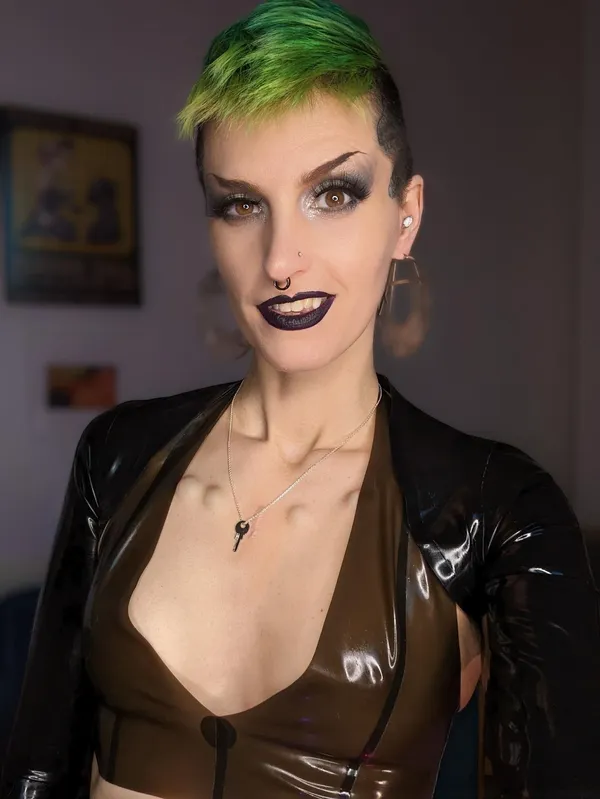 Anura Laas's BabeWiki Profile