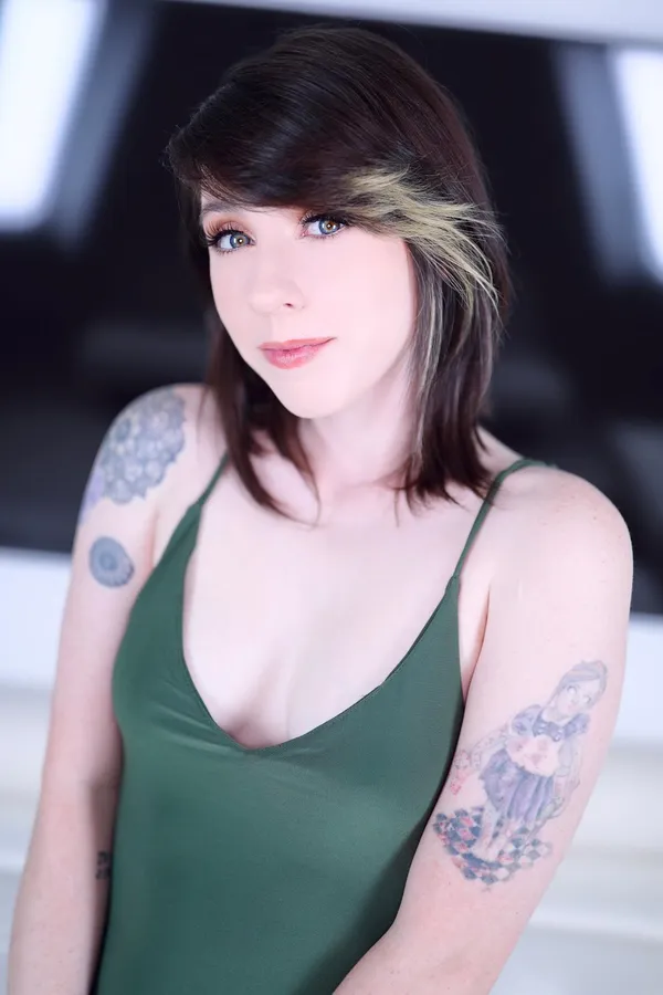 Aphia DeMieux's photo 4