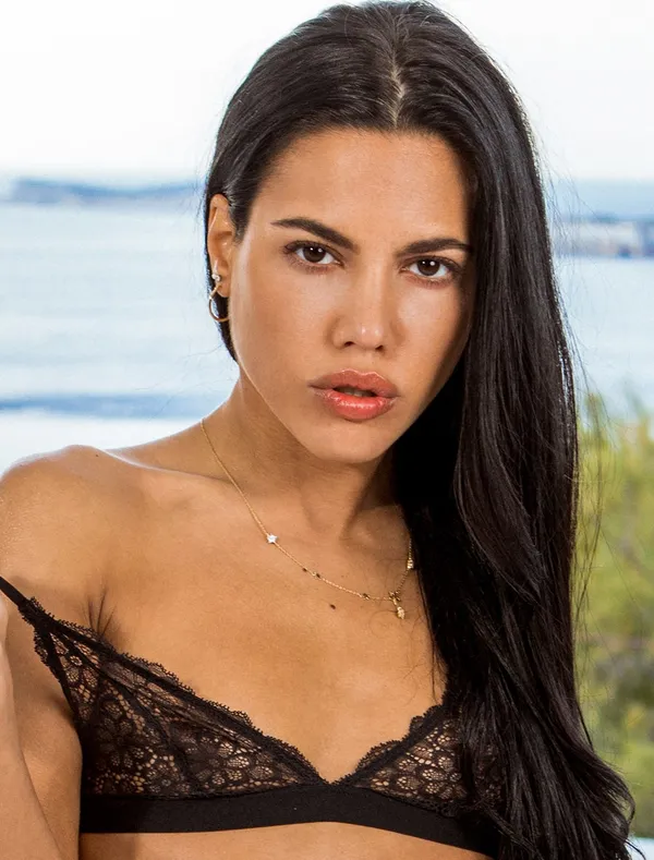 Apolonia Lapiedra's photo 5