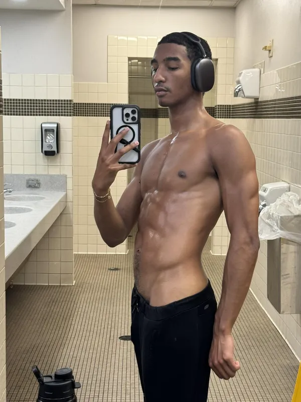 Archer Luis's photo 3