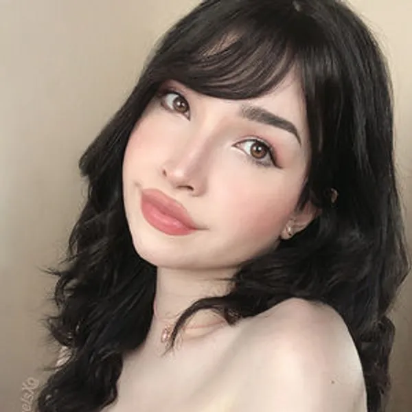 Ariana Angels Xo's BabeWiki Profile