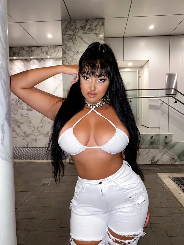 Ariana Sayani's photo 3