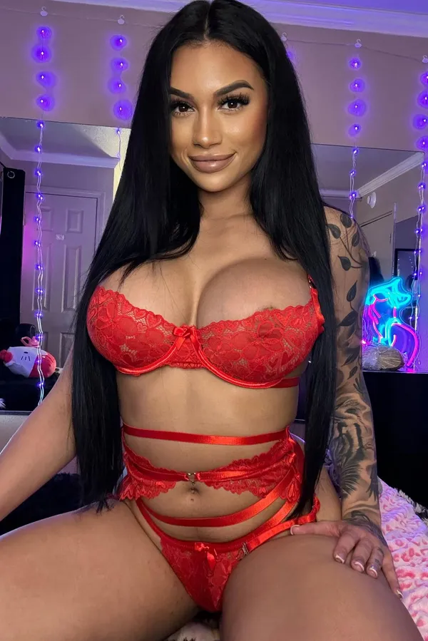 Ariana Starr's photo 10