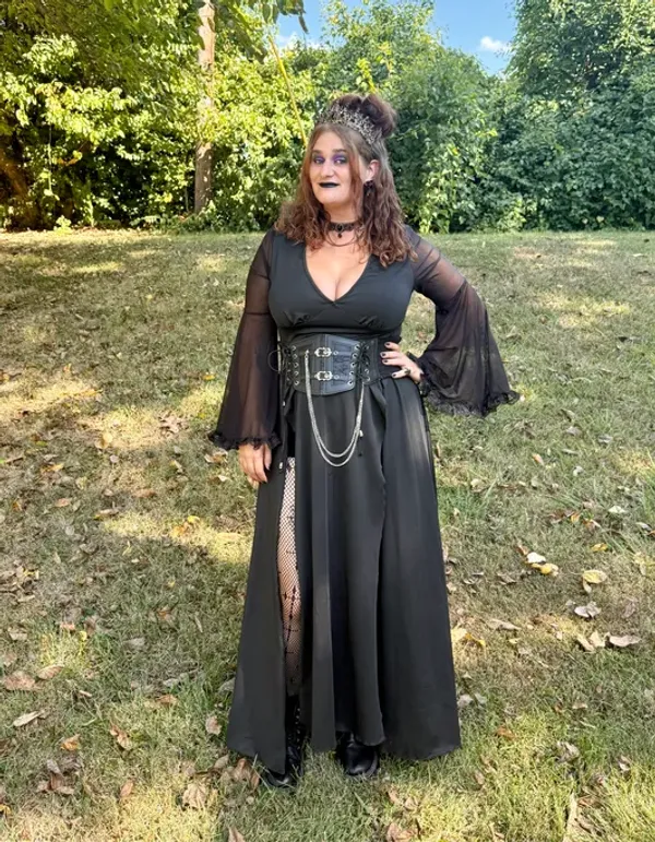 Ariel Lynn's BabeWiki Profile