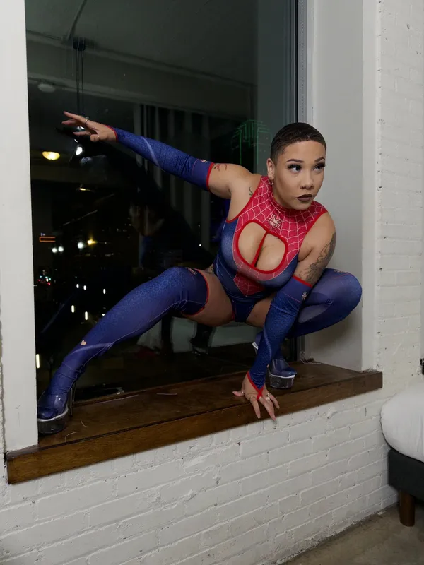 Ariel Robinson's BabeWiki Profile