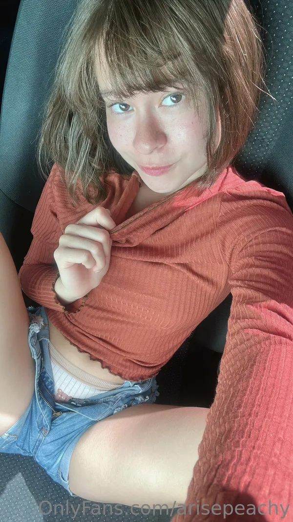 arisepeachy's BabeWiki Profile