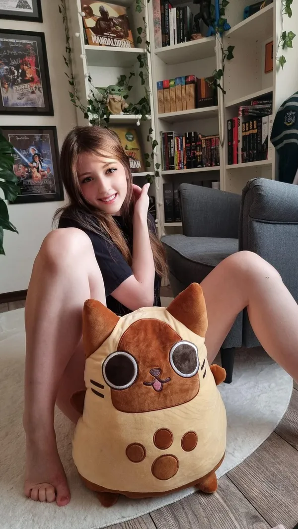 Arya Rose's BabeWiki Profile