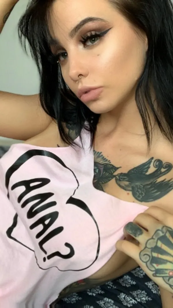 Ashlie Lotus's BabeWiki Profile