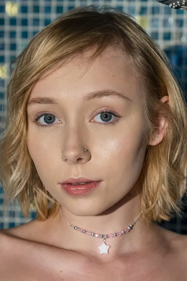 Athena May's photo 4