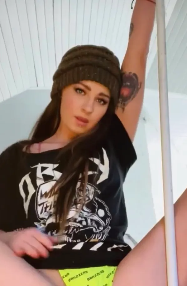 Avery Moon's BabeWiki Profile