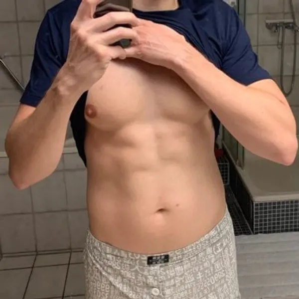 Axxltop's BabeWiki Profile